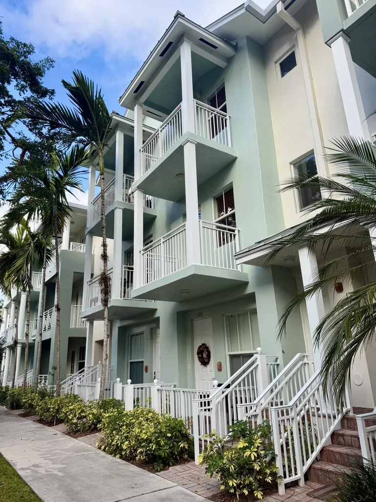 370 SW 14 Avenue Fort Lauderdale FL 33312