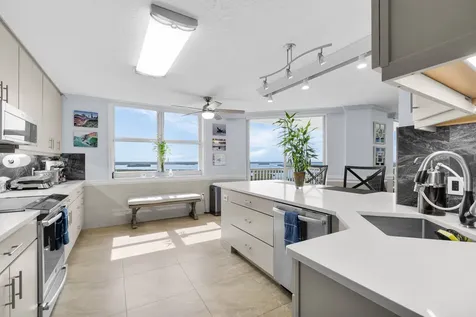 5049 N Hwy A1a Hutchinson Island FL 34949
