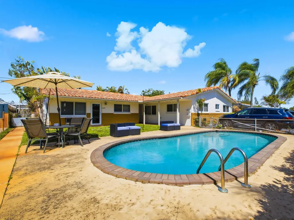 451 SE 1st Avenue Pompano Beach FL 33060