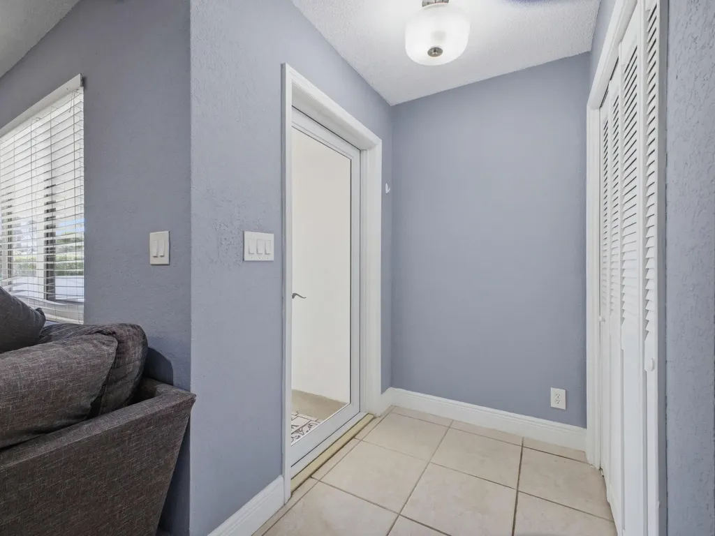 451 SE 1st Avenue Pompano Beach FL 33060