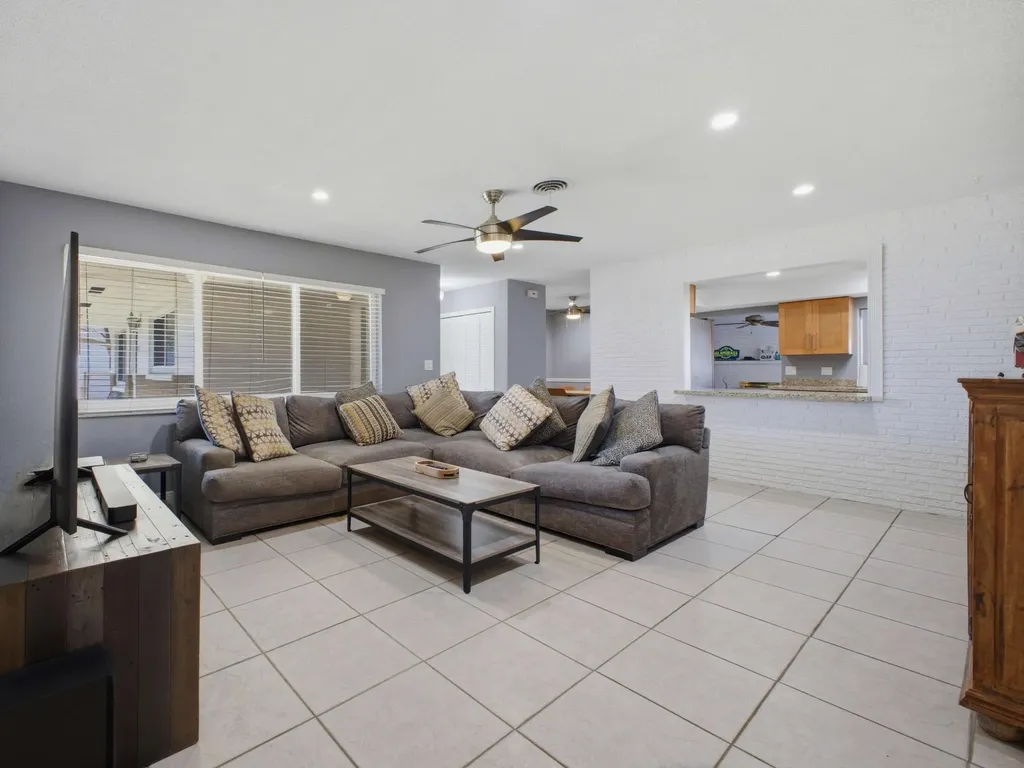 451 SE 1st Avenue Pompano Beach FL 33060