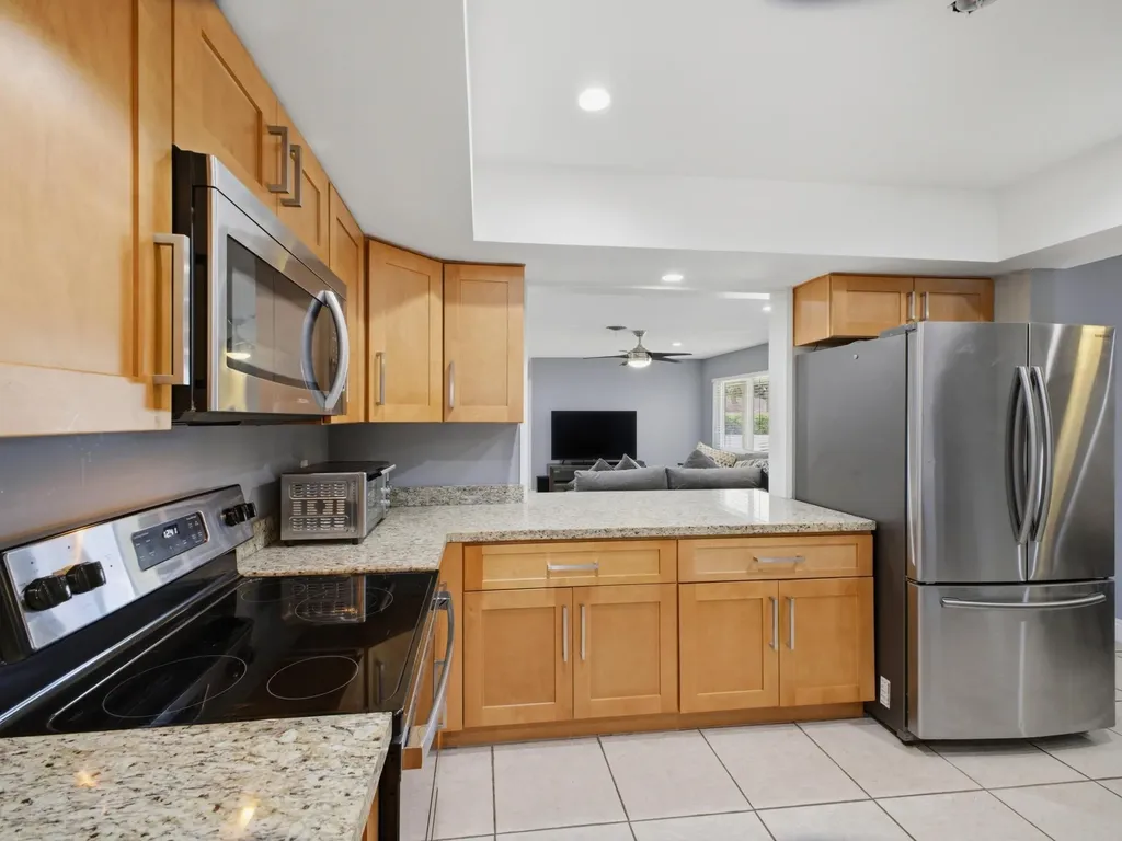 451 SE 1st Avenue Pompano Beach FL 33060