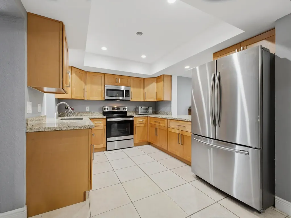 451 SE 1st Avenue Pompano Beach FL 33060