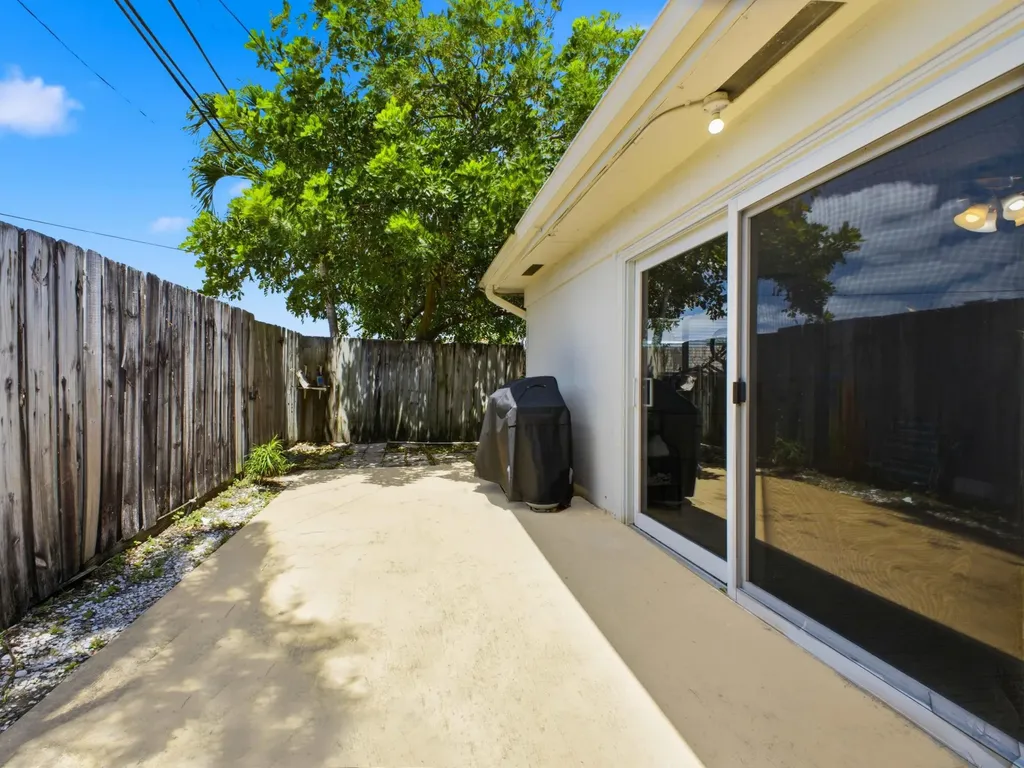 451 SE 1st Avenue Pompano Beach FL 33060