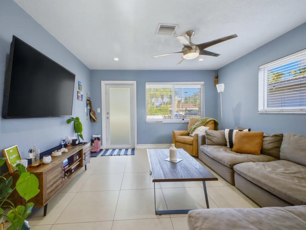 451 SE 1st Avenue Pompano Beach FL 33060