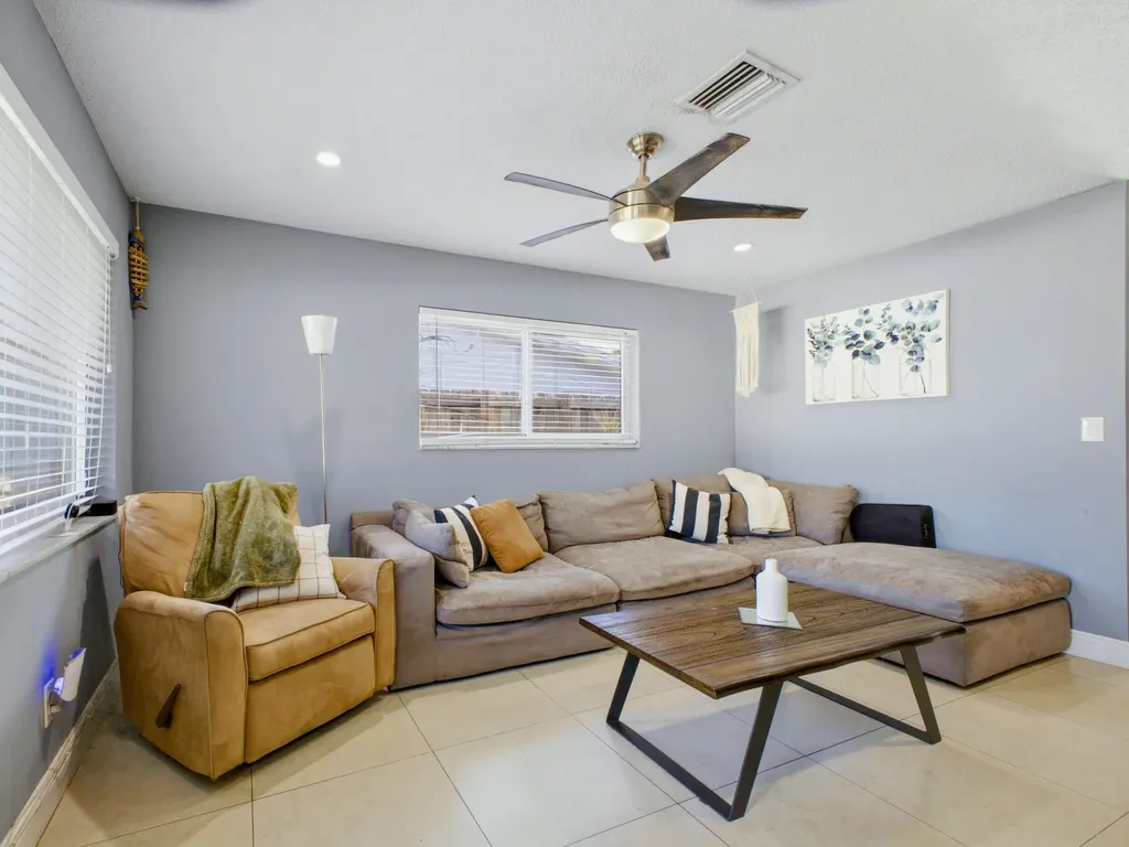 451 SE 1st Avenue Pompano Beach FL 33060