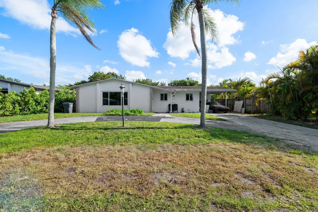 6530 Hayes Street Hollywood FL 33024