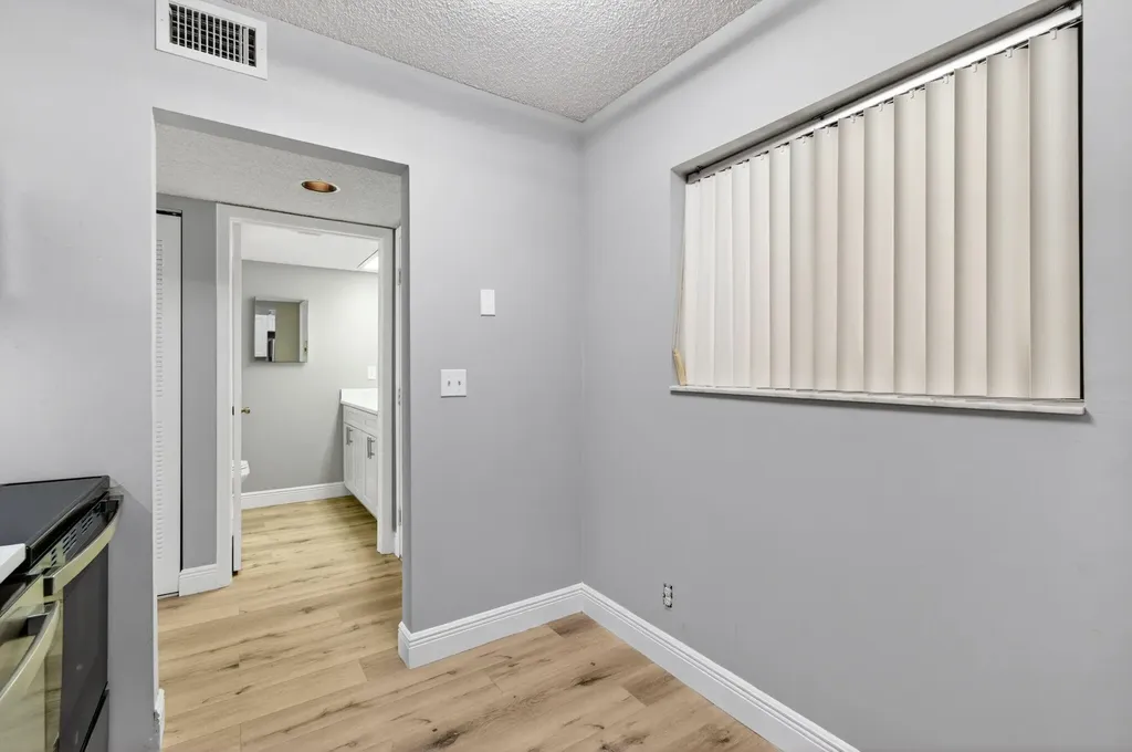 5340 Las Verdes Cr Las Verdes Circle Delray Beach FL 33484