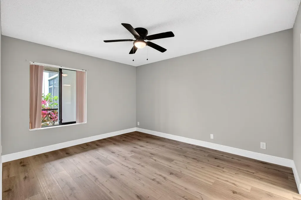5340 Las Verdes Cr Las Verdes Circle Delray Beach FL 33484