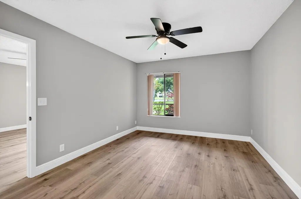 5340 Las Verdes Cr Las Verdes Circle Delray Beach FL 33484