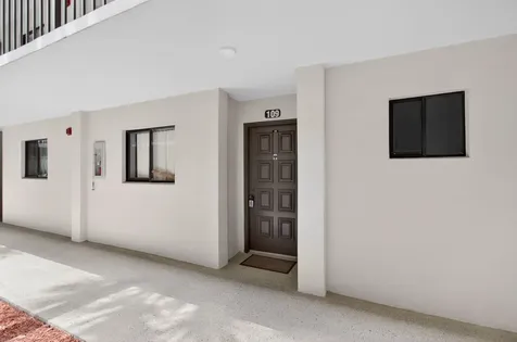 5340 Las Verdes Cr Las Verdes Circle Delray Beach FL 33484