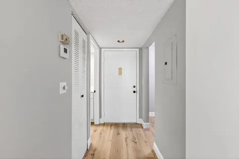 5340 Las Verdes Cr Las Verdes Circle Delray Beach FL 33484