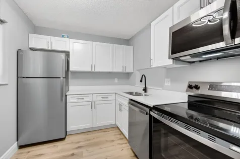 5340 Las Verdes Cr Las Verdes Circle Delray Beach FL 33484