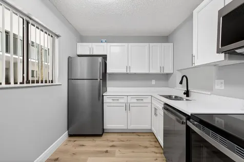 5340 Las Verdes Cr Las Verdes Circle Delray Beach FL 33484