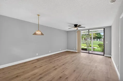 5340 Las Verdes Cr Las Verdes Circle Delray Beach FL 33484