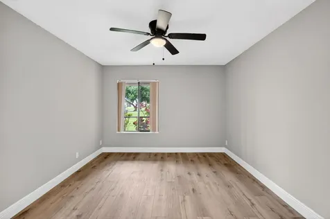 5340 Las Verdes Cr Las Verdes Circle Delray Beach FL 33484