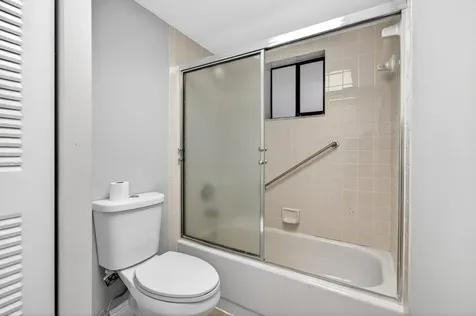 5340 Las Verdes Cr Las Verdes Circle Delray Beach FL 33484