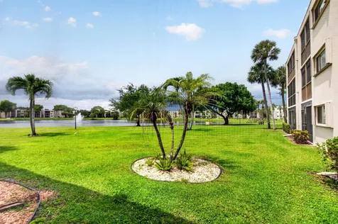 5340 Las Verdes Cr Las Verdes Circle Delray Beach FL 33484