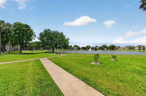 5340 Las Verdes Cr Las Verdes Circle Delray Beach FL 33484