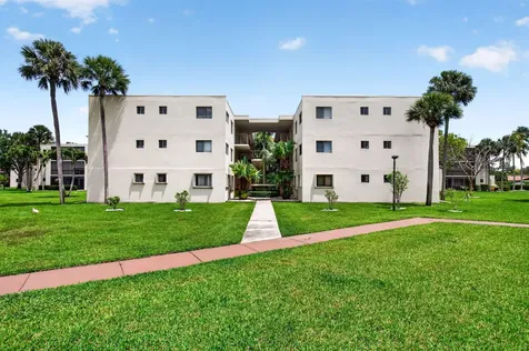 5340 Las Verdes Cr Las Verdes Circle Delray Beach FL 33484