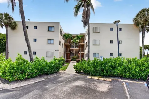 5340 Las Verdes Cr Las Verdes Circle Delray Beach FL 33484