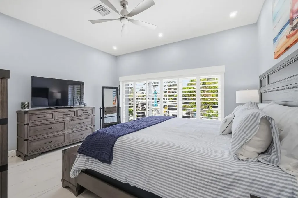 380 SE 5th Avenue Pompano Beach FL 33060