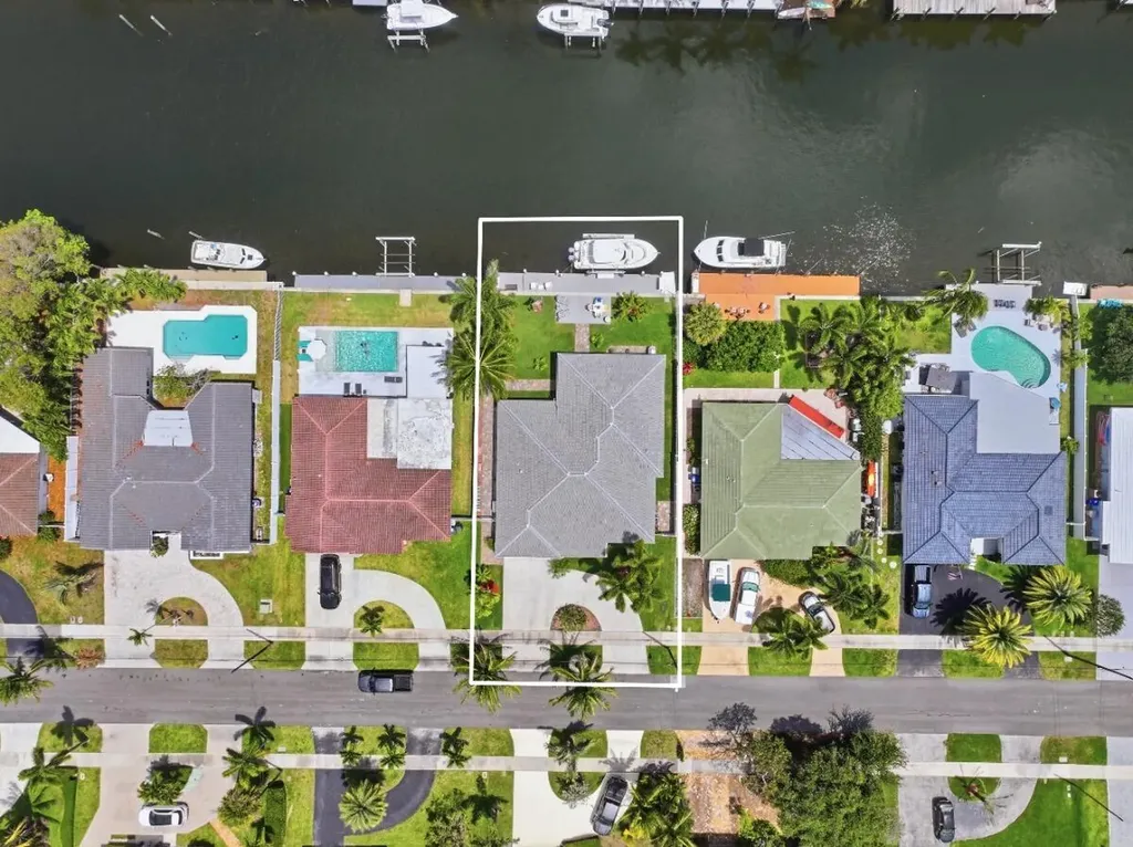 380 SE 5th Avenue Pompano Beach FL 33060
