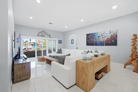 380 SE 5th Avenue Pompano Beach FL 33060
