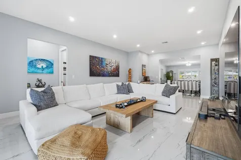 380 SE 5th Avenue Pompano Beach FL 33060