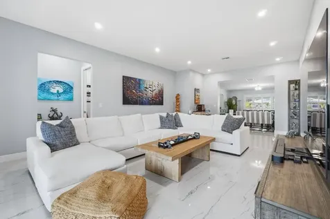 380 SE 5th Avenue Pompano Beach FL 33060