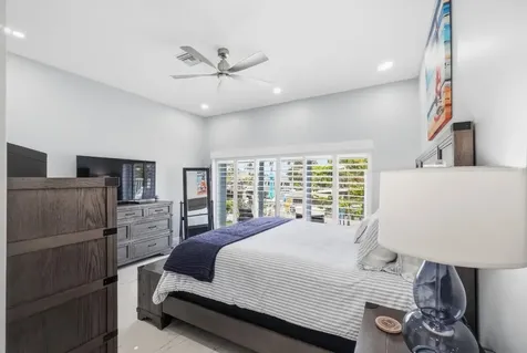 380 SE 5th Avenue Pompano Beach FL 33060