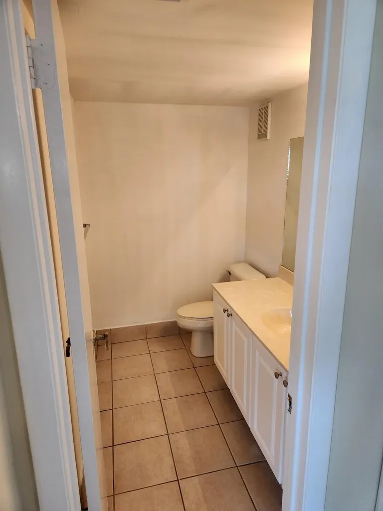 731 N Pine Island Road Plantation FL 33324