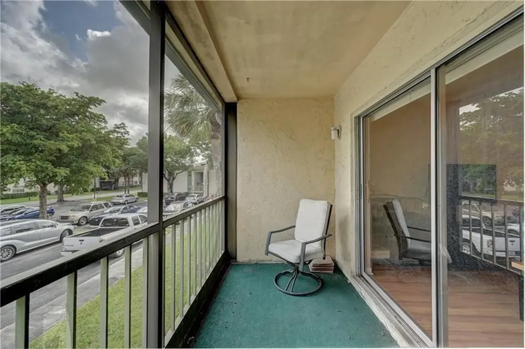 4150 NW 90th Avenue Coral Springs FL 33065