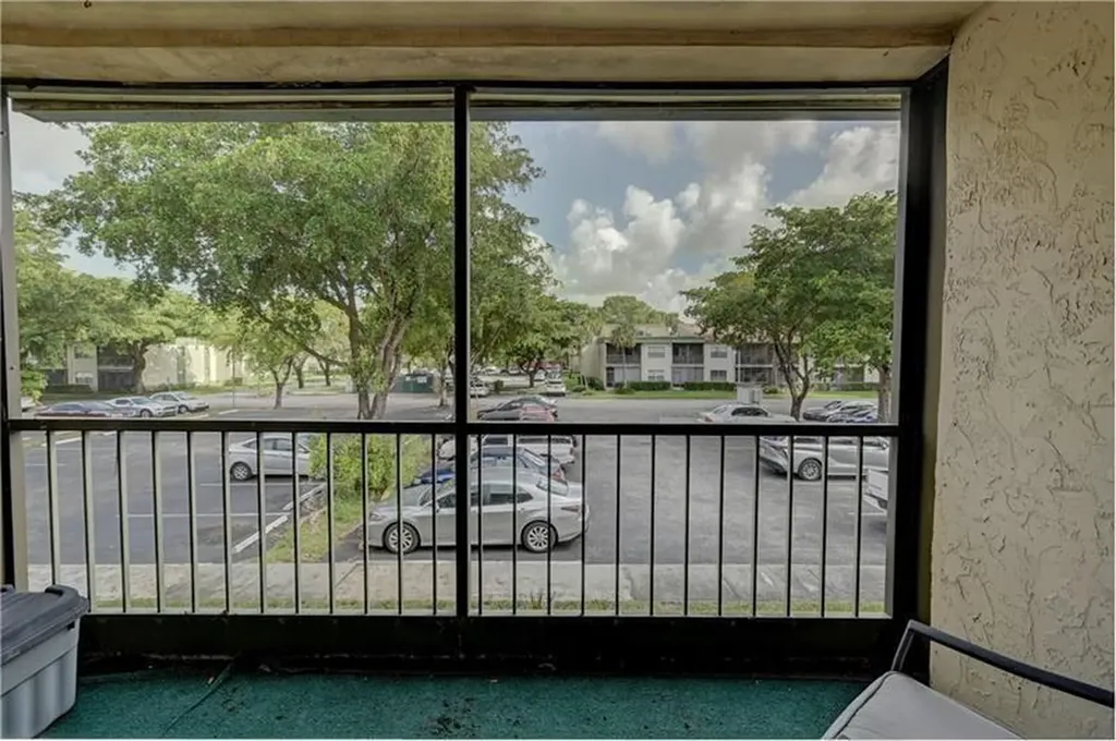 4150 NW 90th Avenue Coral Springs FL 33065