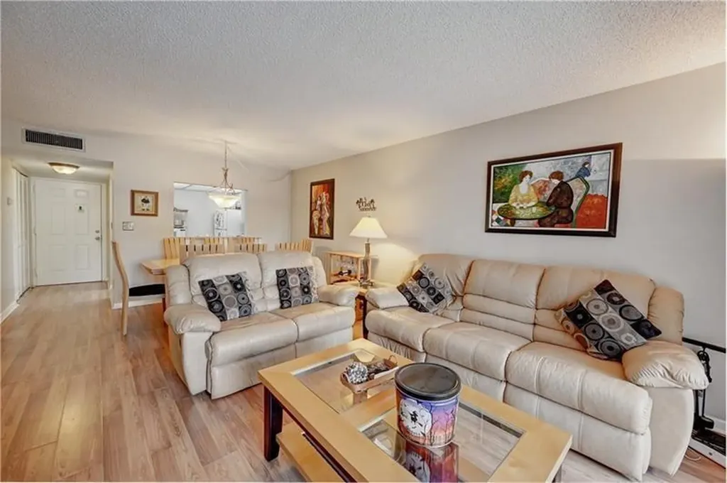 4150 NW 90th Avenue Coral Springs FL 33065