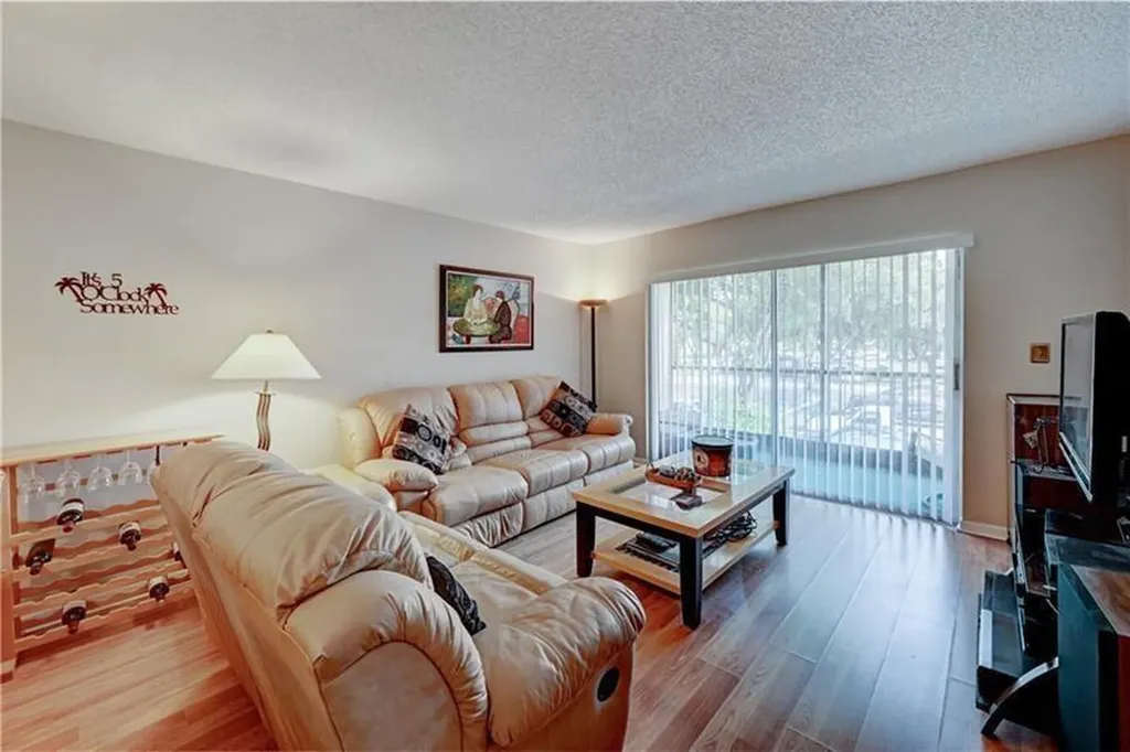 4150 NW 90th Avenue Coral Springs FL 33065
