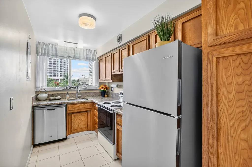 524 Orton Avenue Fort Lauderdale FL 33304