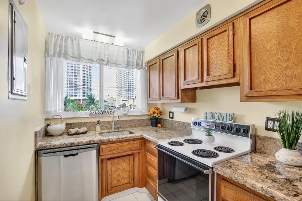 524 Orton Avenue Fort Lauderdale FL 33304