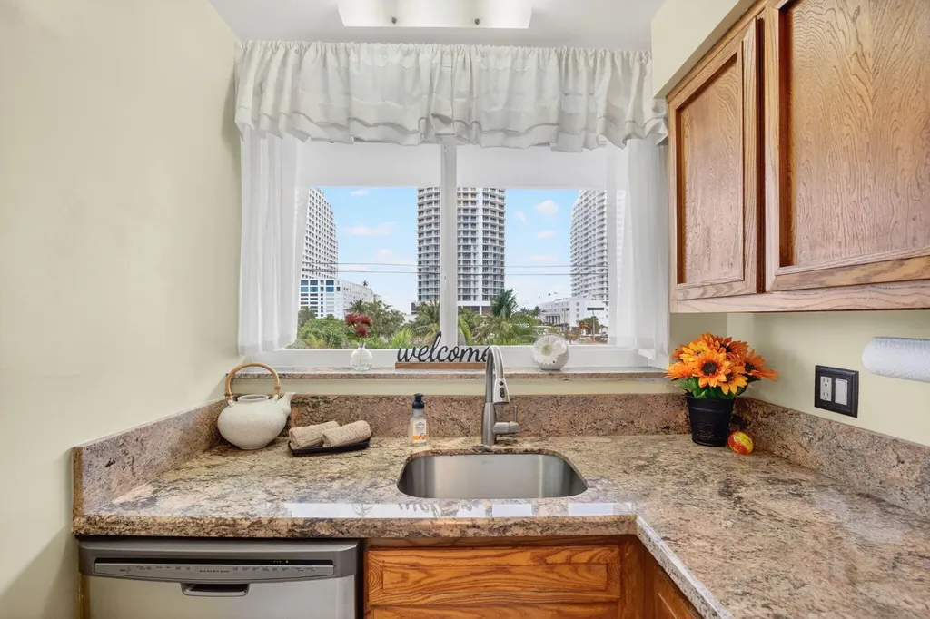 524 Orton Avenue Fort Lauderdale FL 33304
