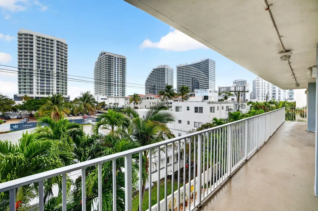 524 Orton Avenue Fort Lauderdale FL 33304