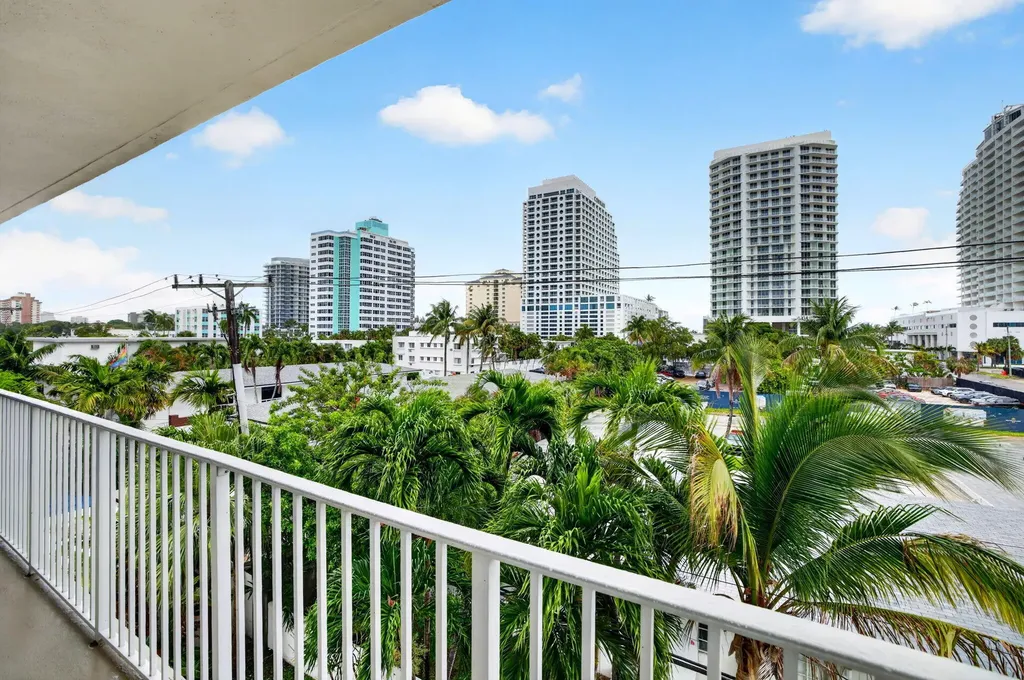524 Orton Avenue Fort Lauderdale FL 33304