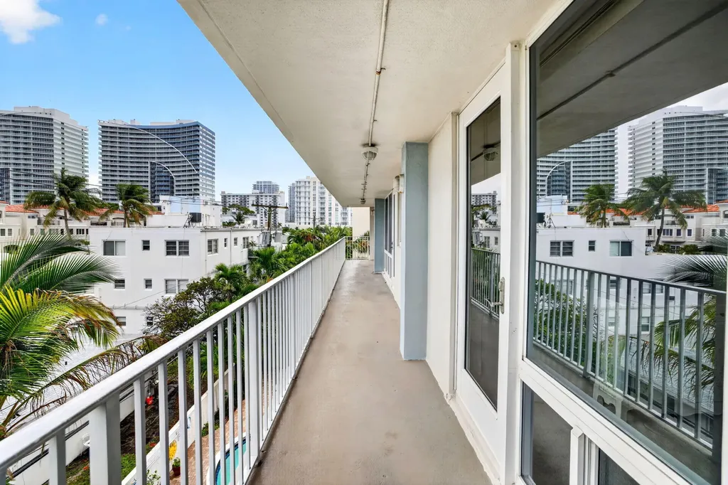 524 Orton Avenue Fort Lauderdale FL 33304