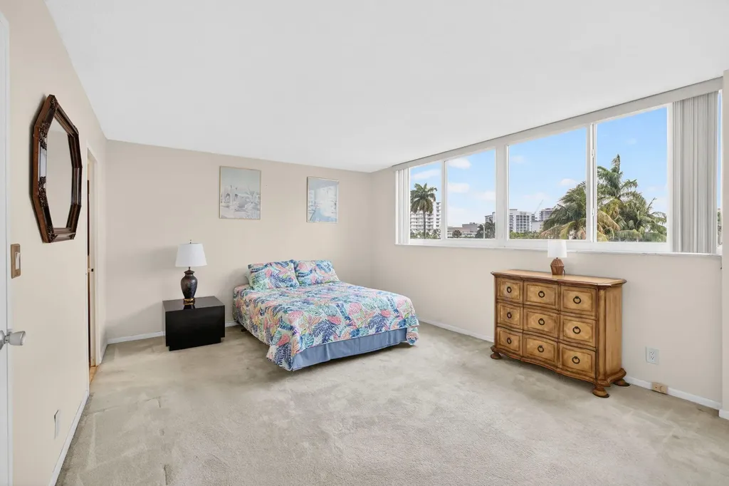 524 Orton Avenue Fort Lauderdale FL 33304