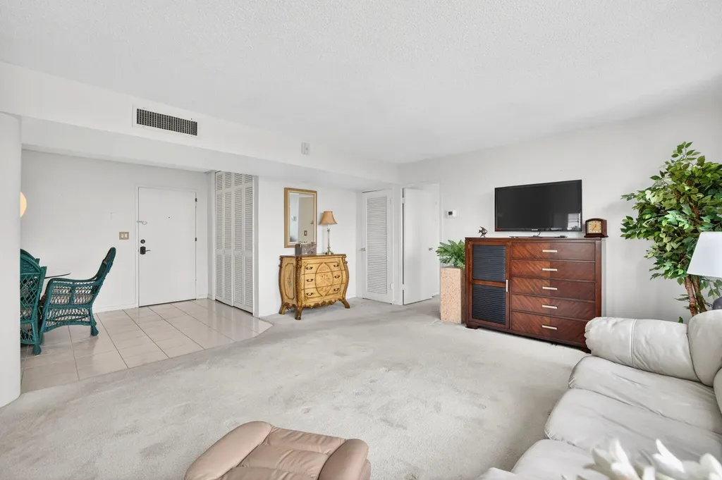 524 Orton Avenue Fort Lauderdale FL 33304