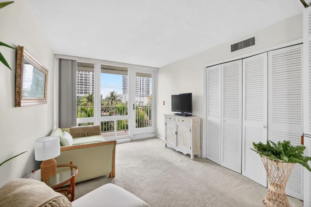 524 Orton Avenue Fort Lauderdale FL 33304