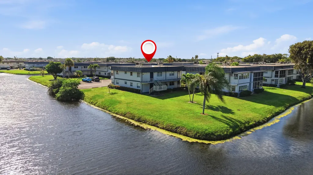 384 Saxony H Delray Beach FL 33446