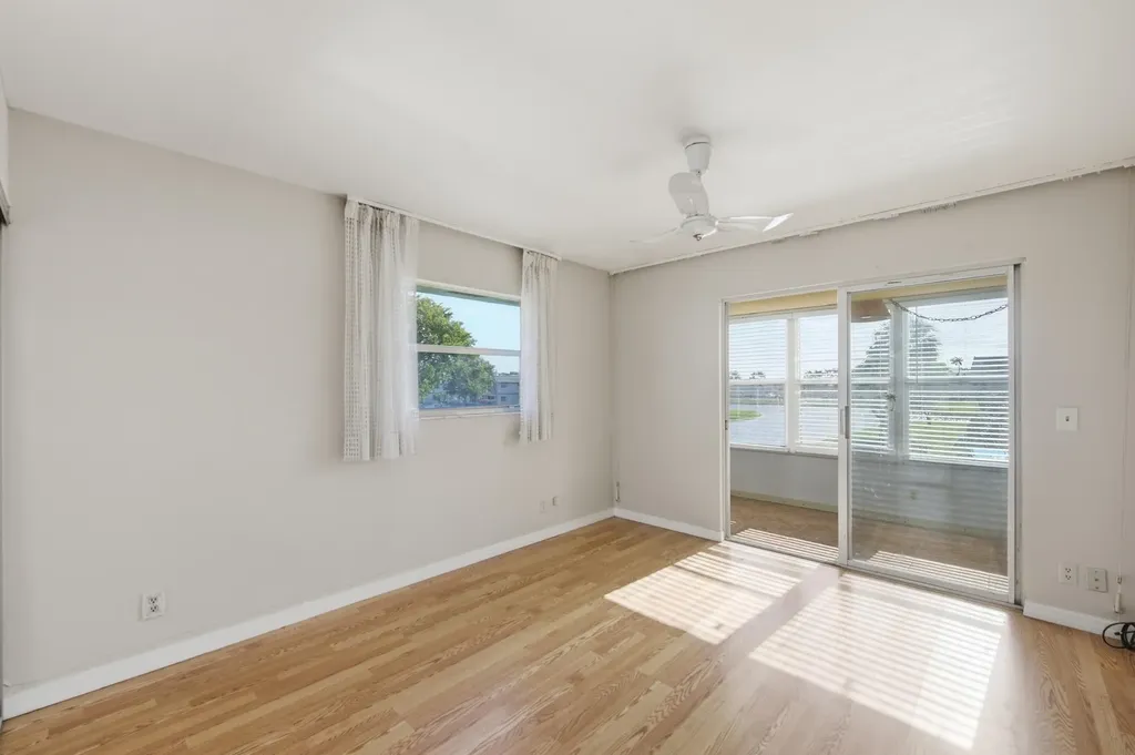384 Saxony H Delray Beach FL 33446