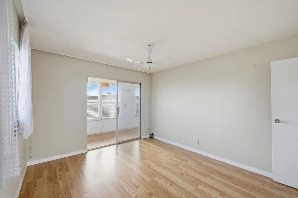 384 Saxony H Delray Beach FL 33446