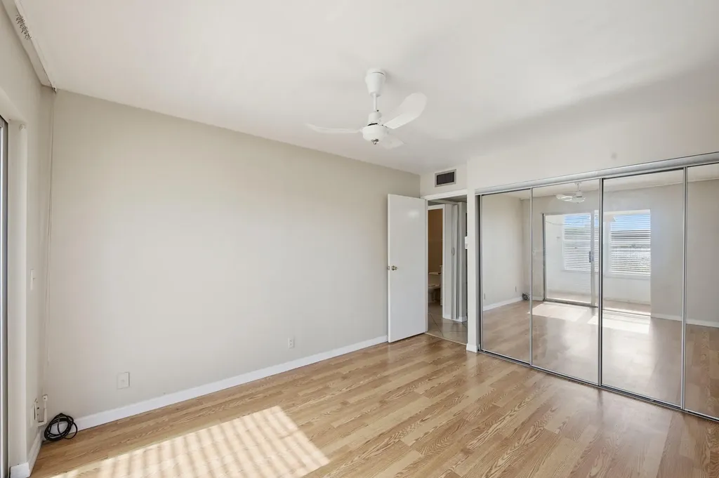 384 Saxony H Delray Beach FL 33446