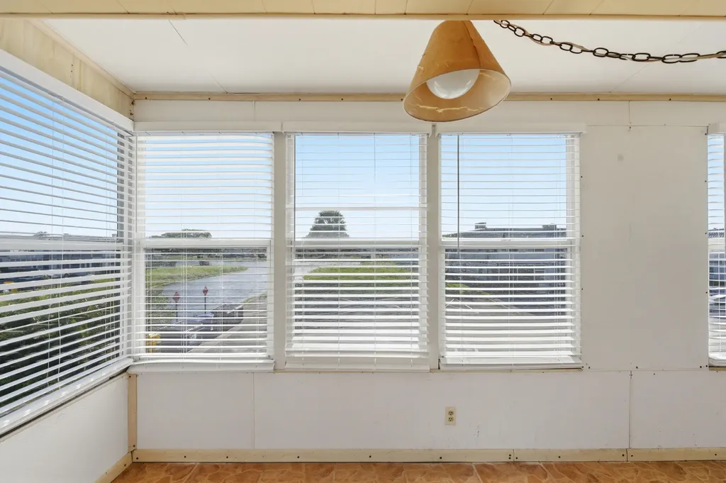 384 Saxony H Delray Beach FL 33446